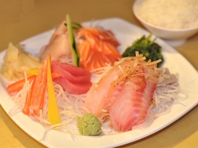 Lunch Special: Sashimi Combination