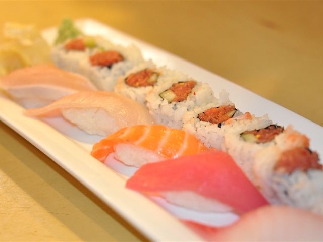 Nigiri and Spicy Tuna Roll Combination