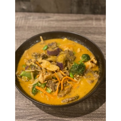 Thai red curry chicken and beef