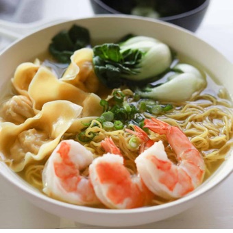 30. Rice or Egg noodle wonton soup