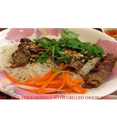 29. Rice Stick Noodle With Grilled Onion Beef