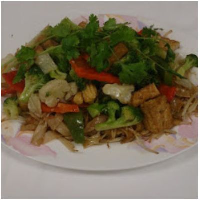 39.Vegetarian stir fried wide rice noodle or eggnoodle