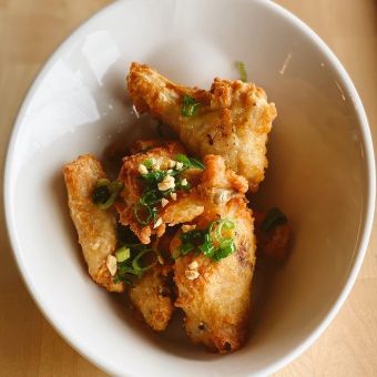 4. Chicken Wings - Cánh gà chiên