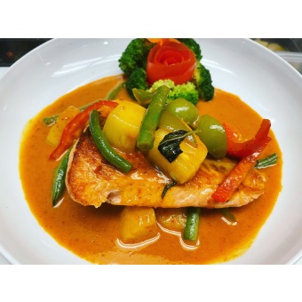 CS3 Chu Chi Salmon in Pineapple Curry