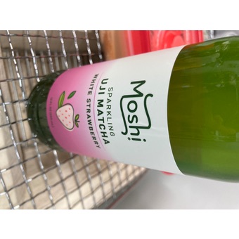 Green tea strawberry sparkling