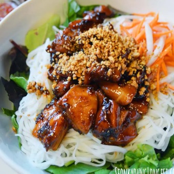 B11 Teriyaki Chicken - Bún Gà Teriyaki